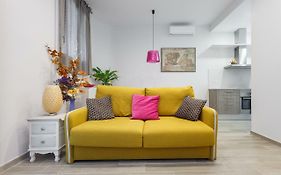 Beautiful Apartment 20 Minutes From City Center
